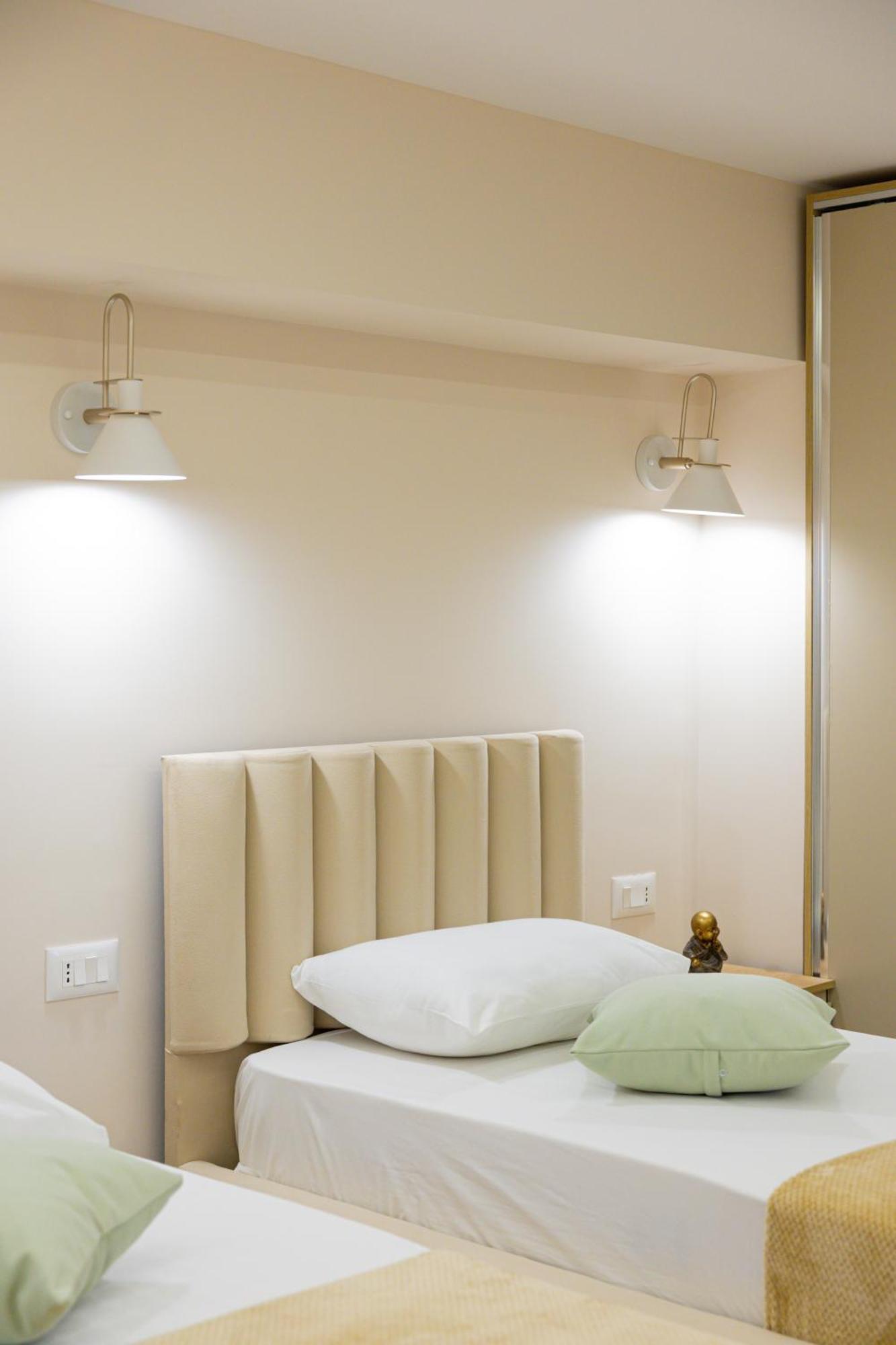 Arial Lofts Hotell Vlorë Exteriör bild